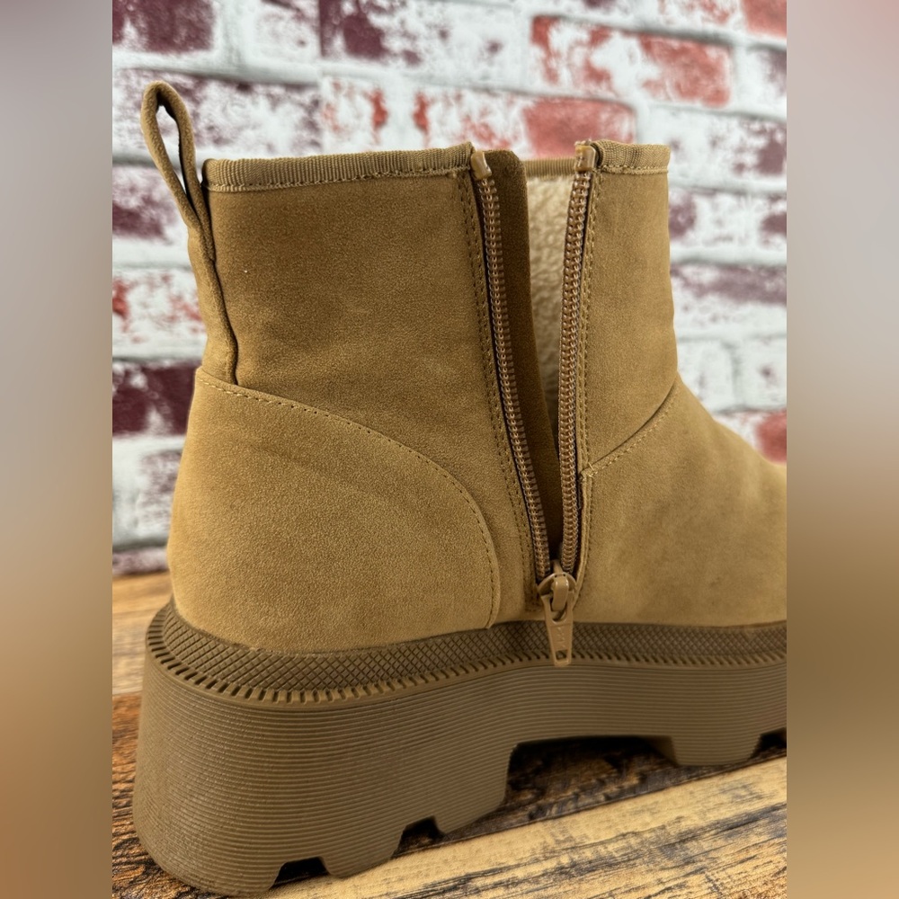 Universal Thread Women's Faux Fur Lining, Side Zipper, Chunky Heel Boots, Size 9 - Picture 12 of 15